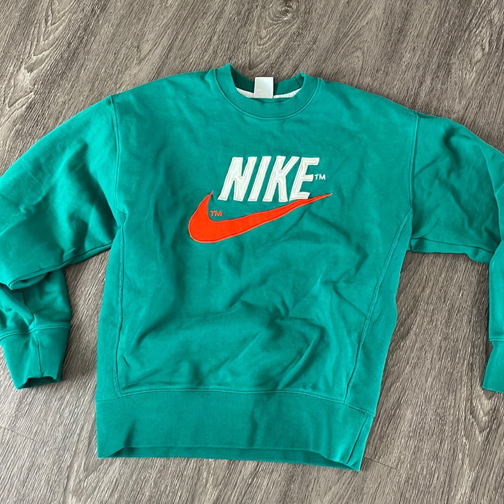 Nike sweatshirt